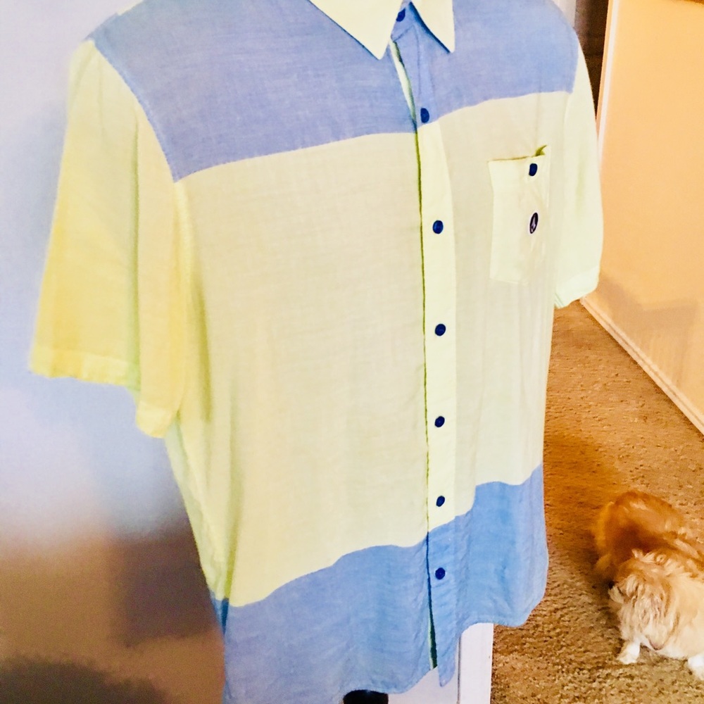 Volcom button down Men’s - Picture 2 of 7